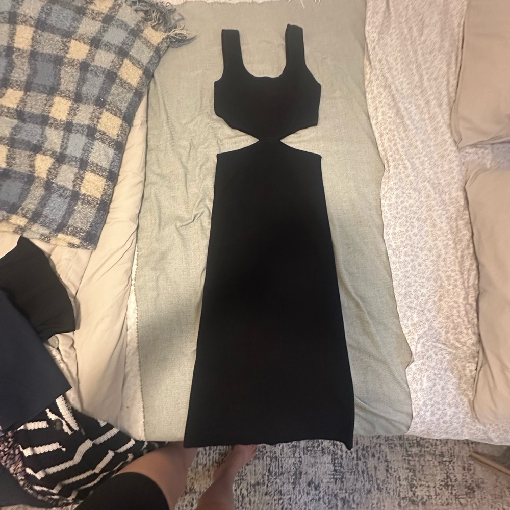 Black bodycon cutout midi dress